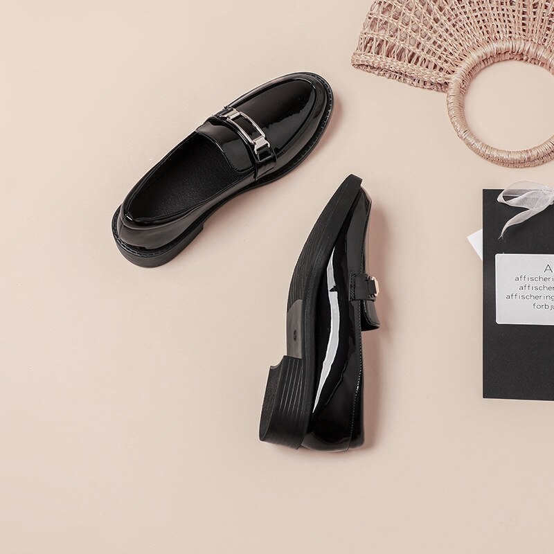 Chaussures coréennes automne chaussures femme bouche peu profonde Oxfords femmes en cuir verni ballerines mocassins avec fourrure Style britannique Rou
