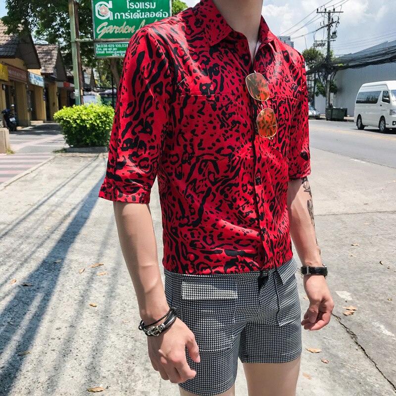 Camisa de leopardo para hombre, Camisa informal ajustada de media manga, Camisa roja para Club nocturno, ropa de calle para hombre, Camisa Social Masculina