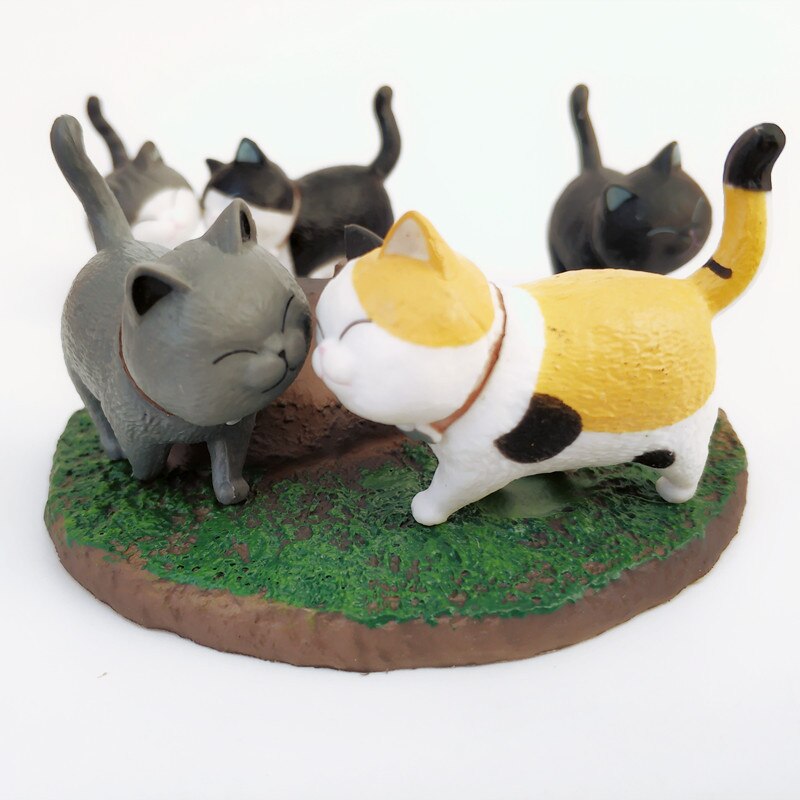 Figuras de miniaturas de animales en PVC, 1 Uds., figuras de gatos con cascabel japonés, adornos artesanales creativos para decoración del hogar
