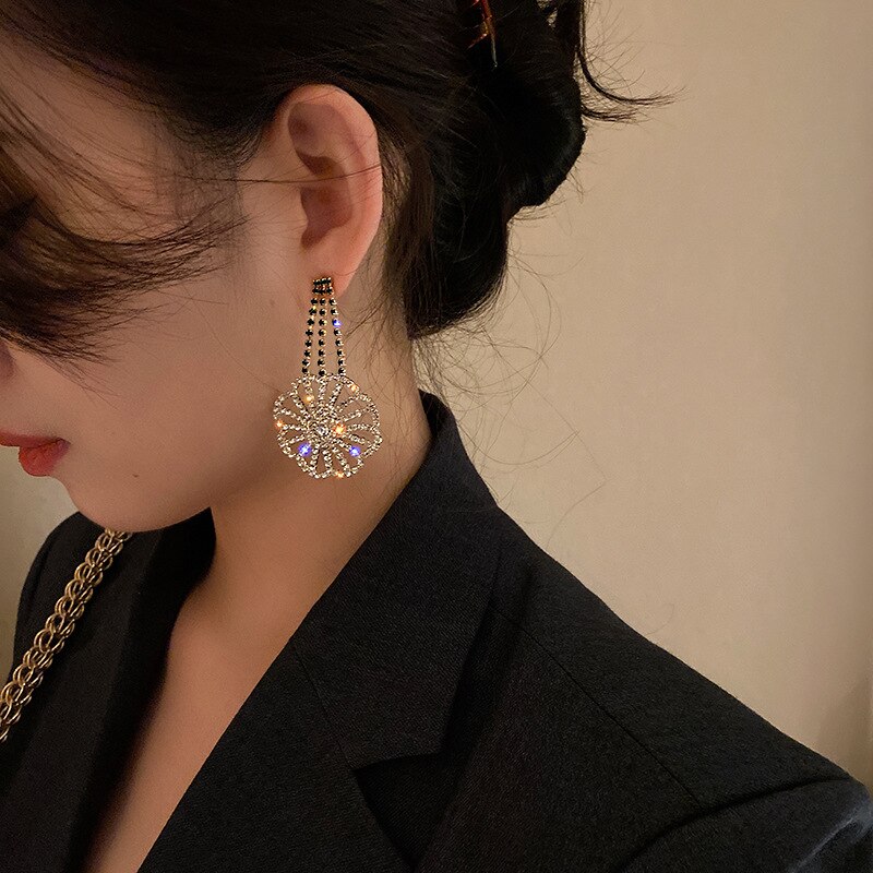 Rhinestone Large Flower Long Earrings Woman Pendants Earrings Simple Retro Vintage Golden Jewellery Petal