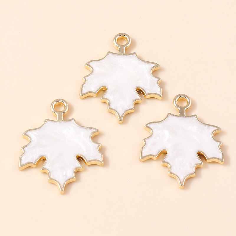 Dijes de Hojas de arce de otoño esmaltado, 10 piezas, 18x22mm, para fabricación de joyas, colgante, collar, llavero, artesanía hecha a mano: Color amarillo dorado claro
