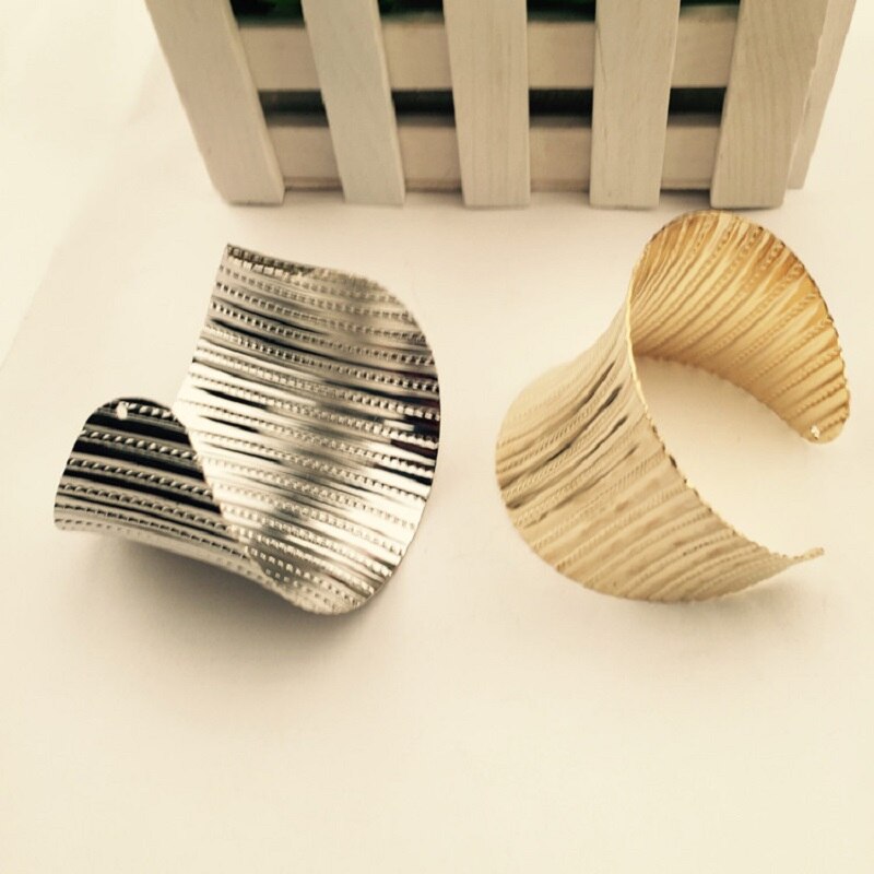 Find Me Vintage Curved Ethnic Big Cuff Bracelet Boho Statement Irregular Punk Bracelets Bangle For Women Jewelry