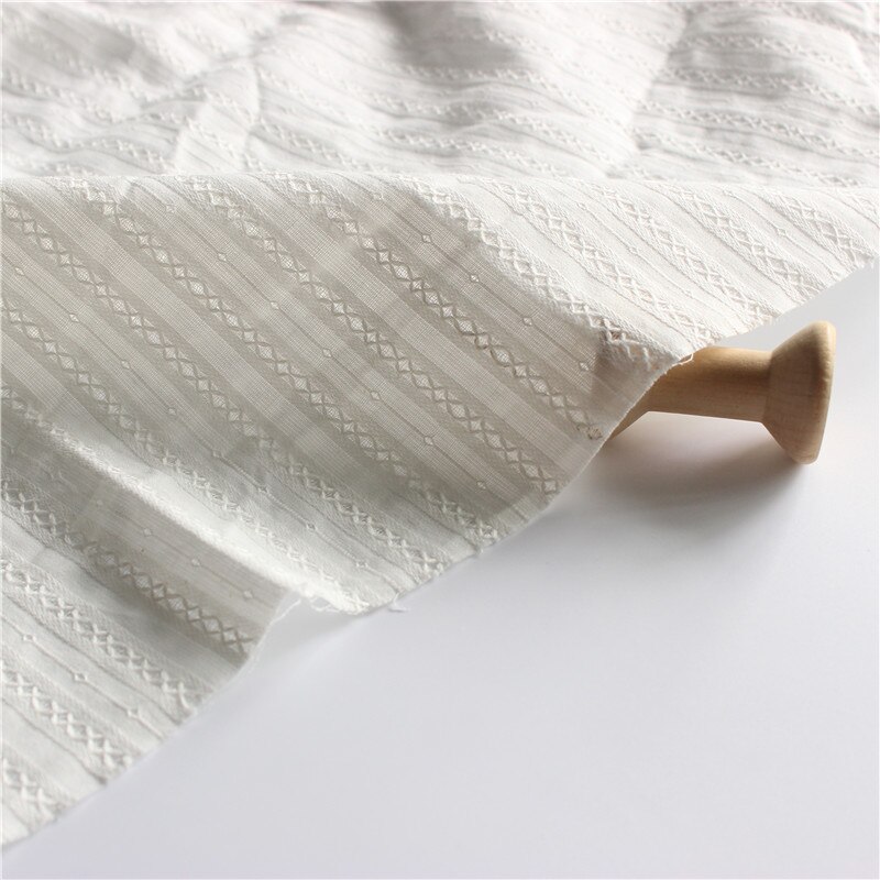 Tecido de bordado oco de algodão de alta contagem branco algodão bordado pano vestido vestuário tecidos width150cm ds01
