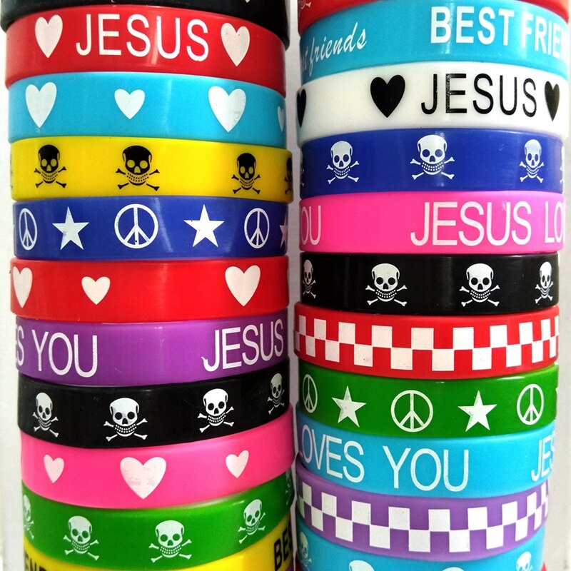 Masse verlost 100 stücke Multi-farbige Stile mischen Charme Weiche Gummi Armbänder Silikon Armbänder Bunte Armreifen Geburtstag Party