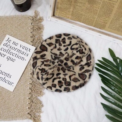 1pc Winter Warm Faux Wool Leopard Beret Women Girls French Artist Beanie Hat Cap Kawaii Leopard Flat Top Caps Warmers: 1pc Camel