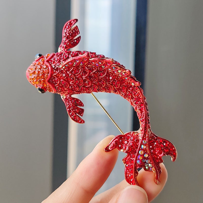 Broches de diamantes de imitación de pez Koi rojo a la para mujer, broche de Animal de pez carpa Vintage de 3 colores, Pin, abrigo, traje, de Año