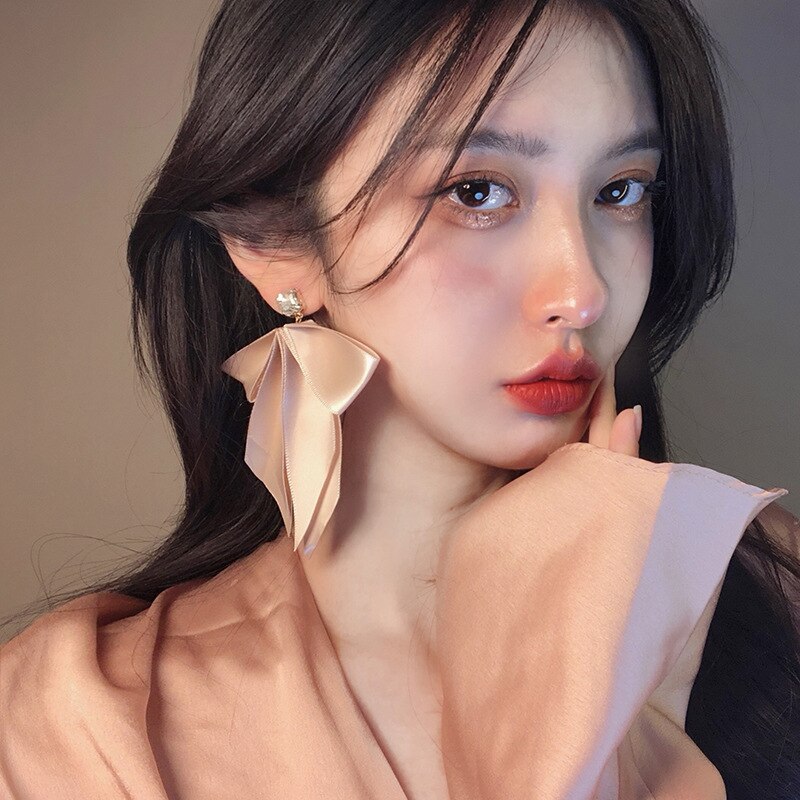 Klassische Elegante Bogen Band Ohrring Lange Eardrop Graceful Romantische Korea Retro Alte Ohrring Für Weibliche Gutes Spiel Mit Kleid