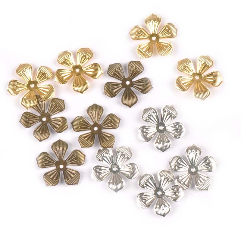 50 Uds. Y flores doradas con filigrana de conectores/Plateadas/bronce, adornos para álbum de recortes DIY, decoración hecha a mano para el hogar, artesanía de Metal Yk0742