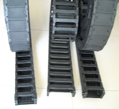 Engineering plastic energy chain