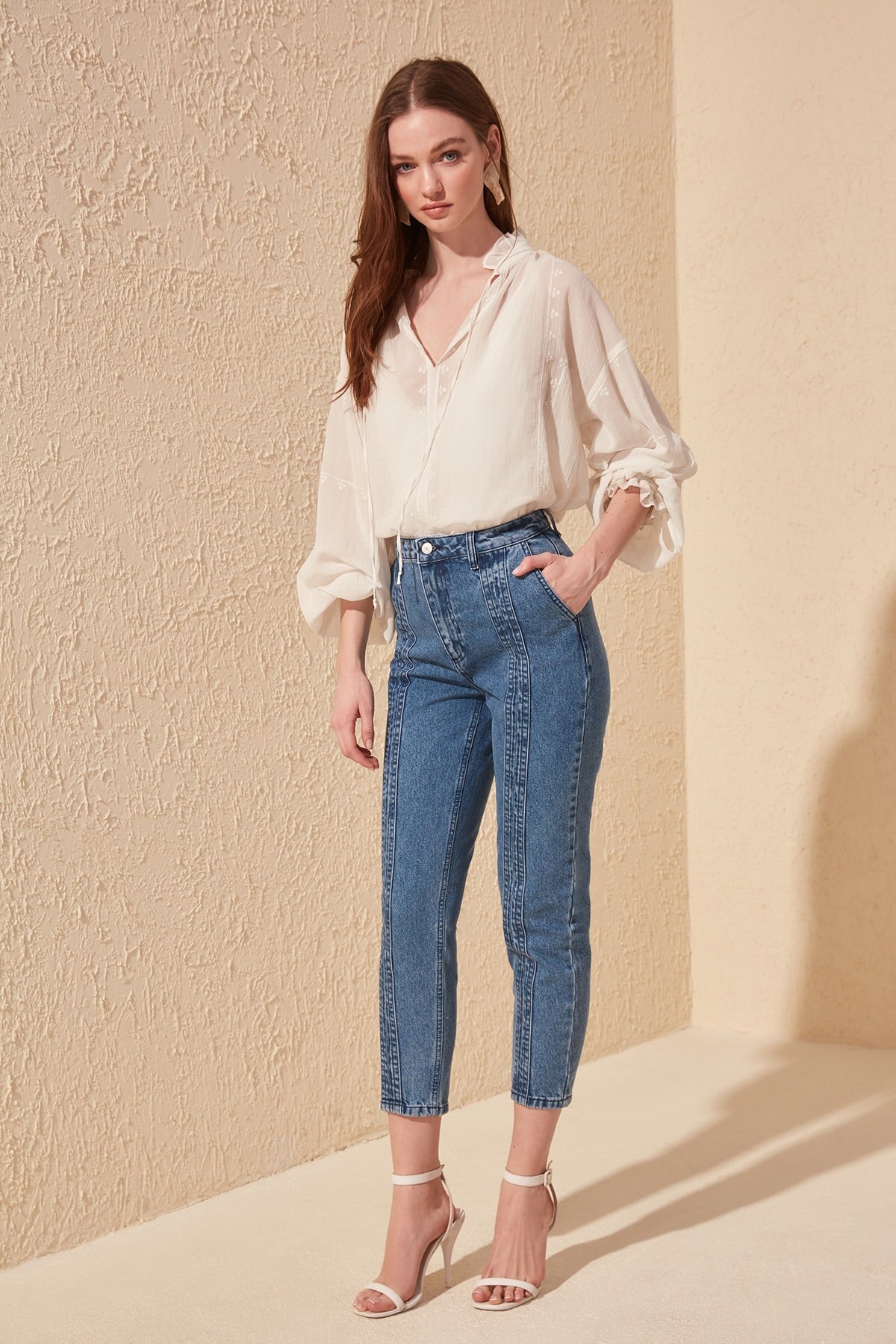 Trendyol Stitch Detail High Bel Mom Jeans TWOSS20JE0155