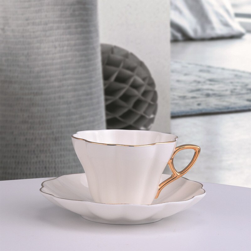 Tekopp sett kaffekopp sett rustfritt cupstea kopper og saucerschina te cupcup covercup dekke: Blå sommerfugl