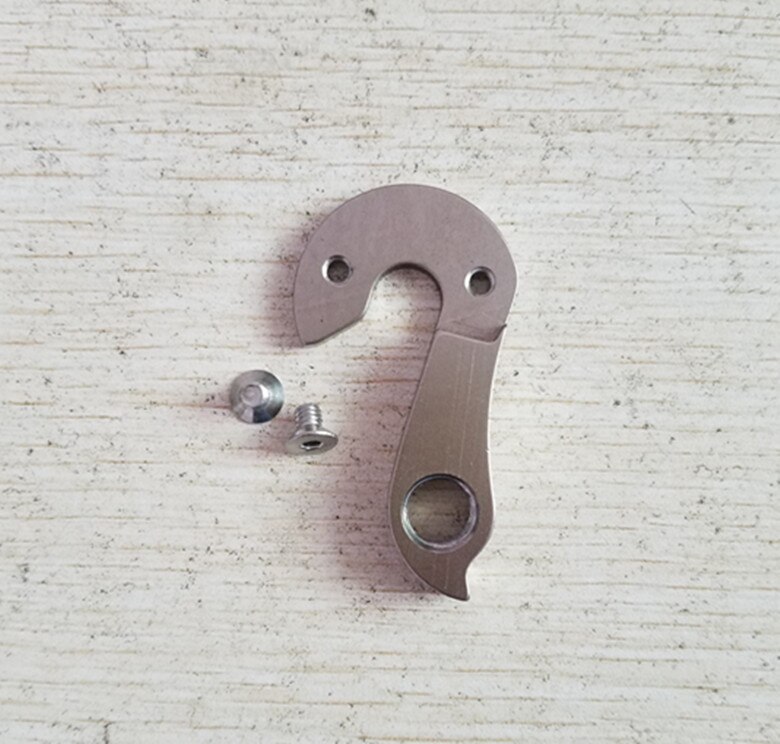 Repaceable dropout hanger