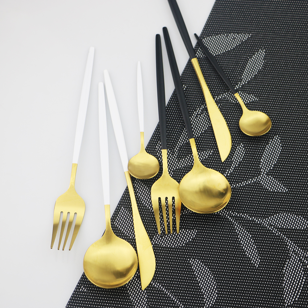 Western 40Pcs Black Matte Cutlery Set 304 Stainless Steel Dinnerware Set Knife Fork Spoon Flatware Kitchen Silverware