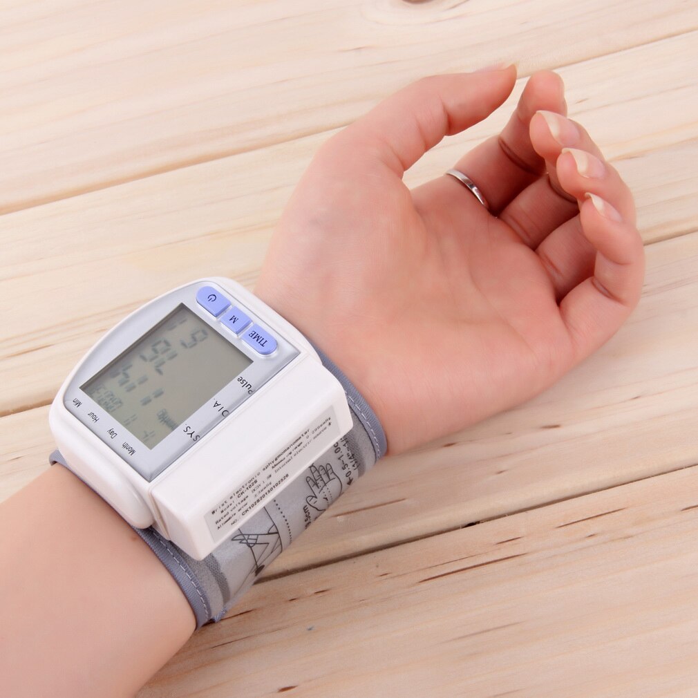 Gezondheidszorg Duitsland Chip Automatische Pols Digitale Bloeddrukmeter Tonometer Meter voor Meten En Hartslag