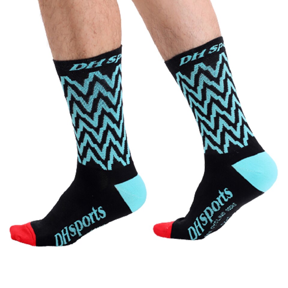 Calzini da bici traspiranti colorati per montagna bicicletta alti calzini sportivi da calcio per pallacanestro da uomo nuovi tutto&#39;aperto