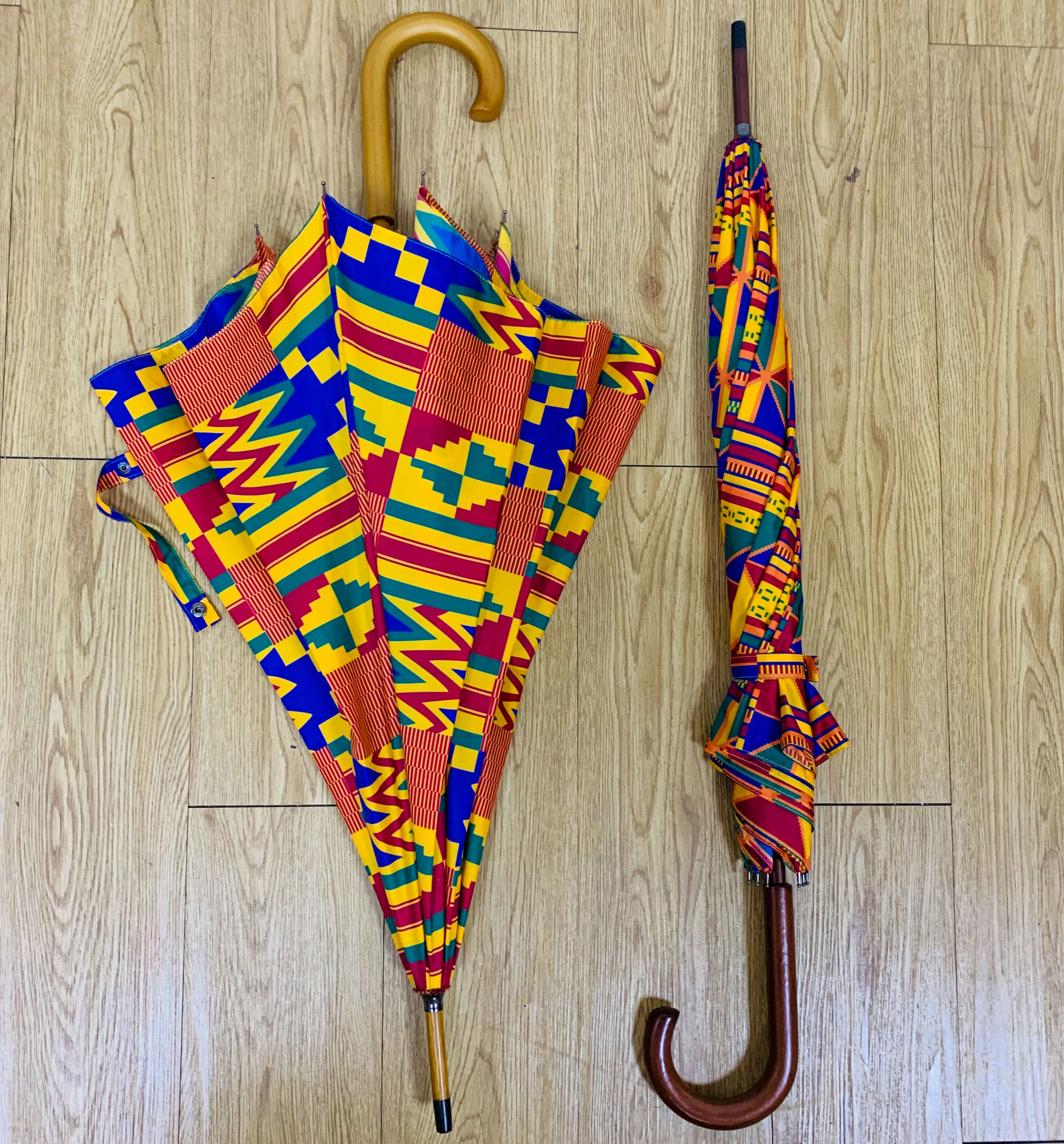 Sombrilla africana a prueba de viento, sombrillas de estampado de Ankara UV, Paraguas de sol con impresión Kente y recubrimiento negro para Paraguas de negocios