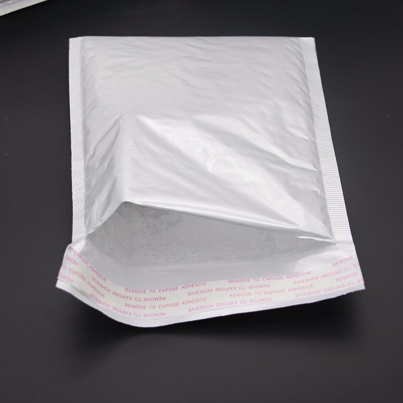 50 st/batch tillverkare vit bubbelpåse postkuvert kurirförpackning kuvertpapper 13 x 17cm