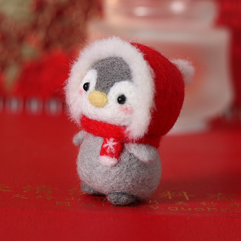 Unfinished Felt Kit 2021 New Christmas New Year Penguin Wool Needle Felt Kit Diy Material Bag Handmade Doll Package Toy: A