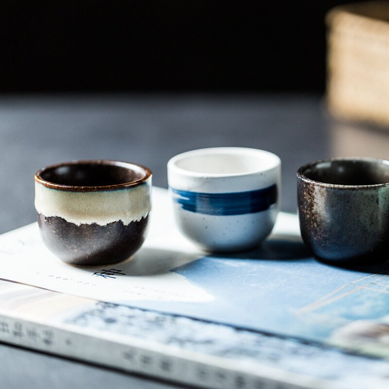 Tazas de porcelana para café y té de estilo Retro tradicional japonés, vaso pequeño de cerámica con personalidad, 35ml