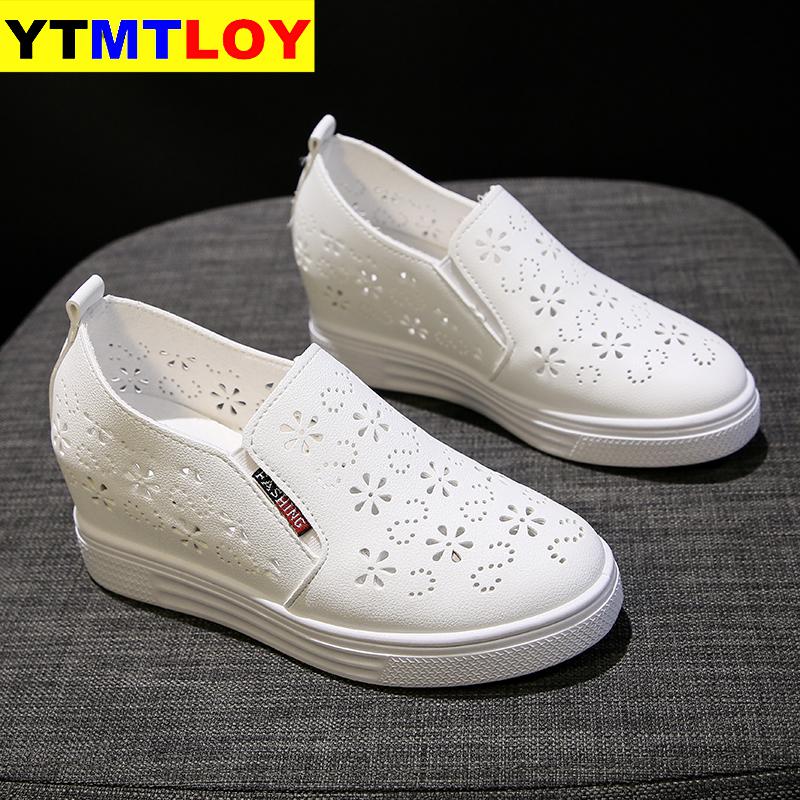 Platåsneakers svart vit dolda kilklackar sneakers fritidsskor kvinna höga platåskor kvinnors höga klackar kilklackar