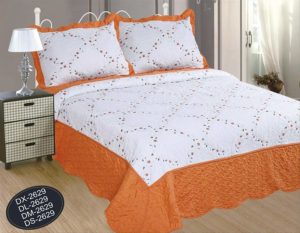 Colcha Boutí Cosida y Bordada, color Naranja Modelo(D-2629) Con Fundas cojines. colcha bouti