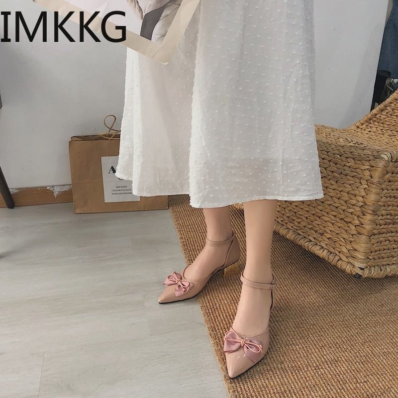 Sommar komfort mellanklackar skor kvinna rosett knut spänne remmar grunda munnar spetsig tå tjocka klackar sandaler
