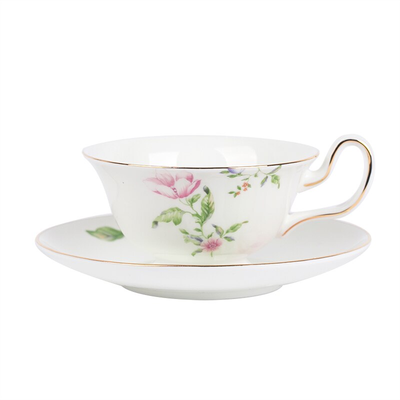 Nordic Stijl Koninklijke Thee Cup Schotel Wit Kleine Porseleinen Koffie Cup Set Theepot Luxe Drinkware Thee Kopjes En Schotel Sets tazas: Coffee Cup