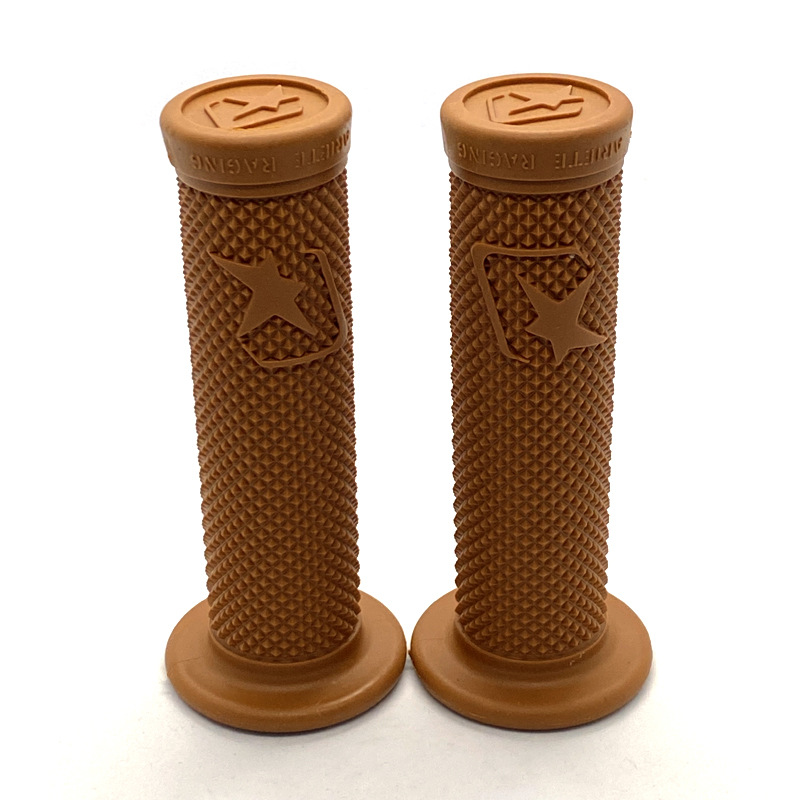 Maniglie di alta qualità Manubrio moto 7/8 '' 22MM Manopole moto universali in gomma Accessori per la modifica Design antiscivolo
