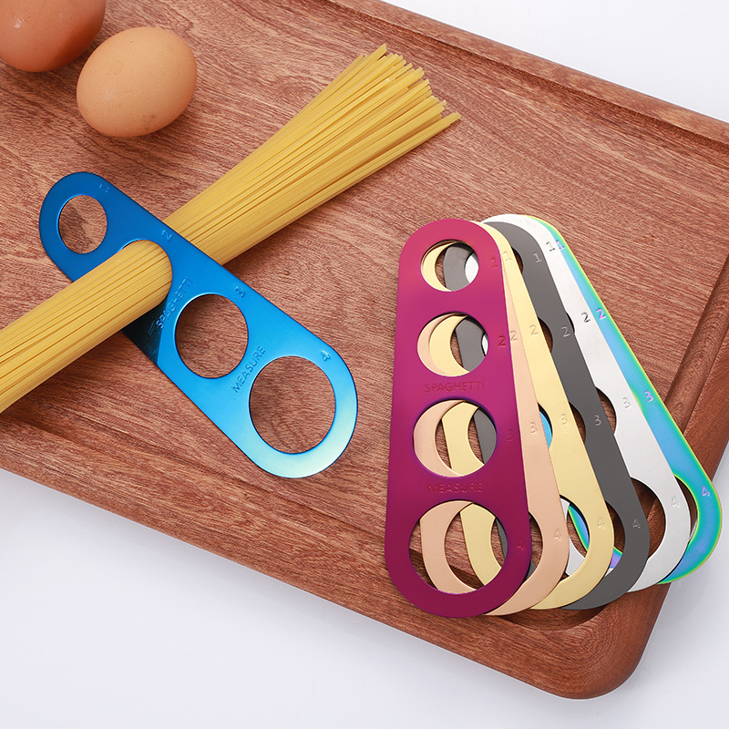 Edelstahl Spaghetti Measurer Pasta Maßnahme Koch Küchen utensilien Werkzeuge Nudel 4 Loch Messung Portion kontrolle
