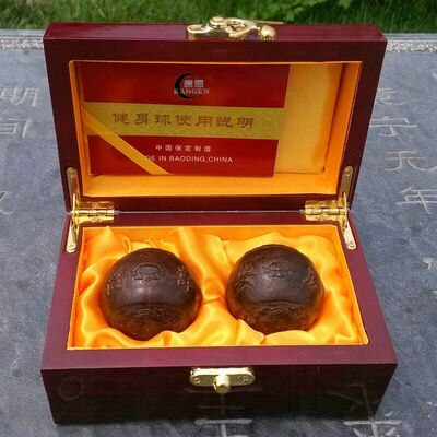 solid walnut fitness ball for elderly hand message balls palm health care hand finger exercise ball: wood box 4
