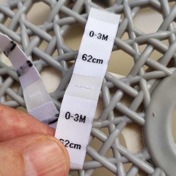 50 stks Geweven maat label doek maten labels 2-3Y 3-4Y 4-5Y 5-6Y 6-7Y 7-8Y 8-9Y 9-10Y Wit damast polyester Kleding Label: Multi-Colored