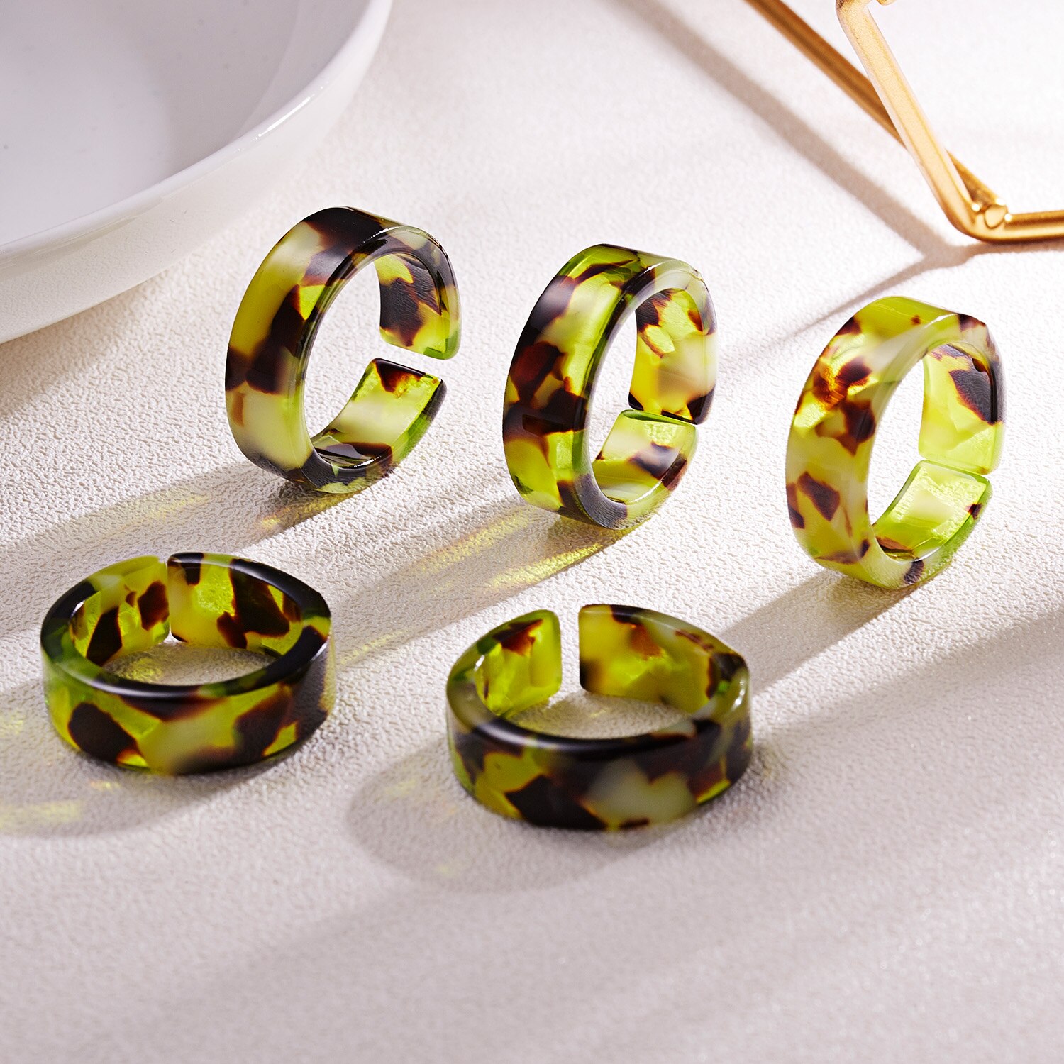Stile coreano 5 pezzi Set anello Versatile adorabile per le donne fascino ragazza moda anelli in resina accessori per gioielli con stampa leopardo all&#39;ingrosso