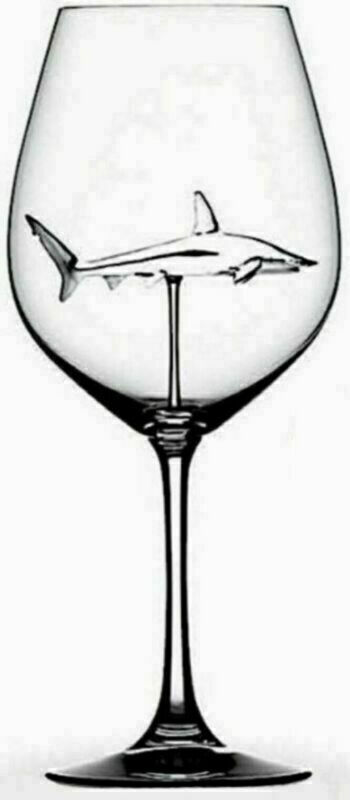 UK Red Wine Glass Built-in Shark Goblet Whiskey Glass Dinner Decorate