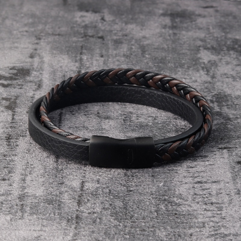 Flerlagers läder berlock armband män rostfritt stål maginetisk lås armring punk casual flätat armband manliga smycken