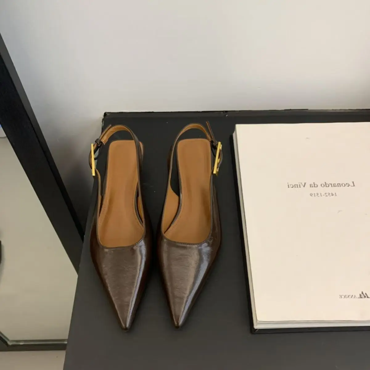 Sorte sommersandaler til kvinder med spids tå og lav slip-on, slingback-sko med tynde, mellemhøje hæle og kjoler: Brun / 38