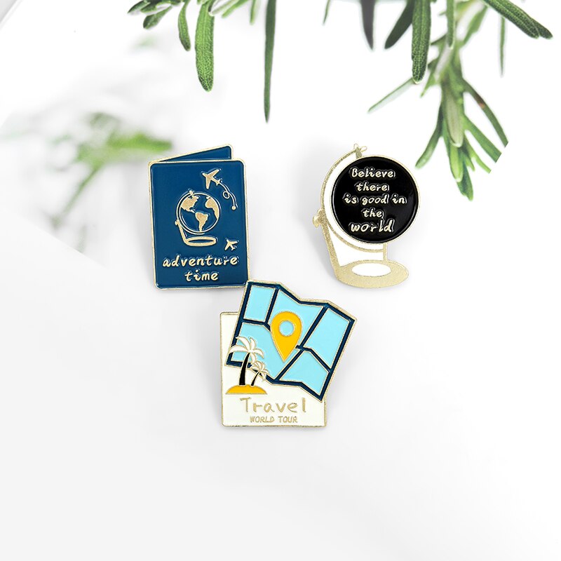 Reisenden Emaille Pins Benutzerdefinierte Karte Globus Passport Brosche Revers Pin Hemd Tasche Abzeichen Welt Abenteuer Tour Schmuck für Freunde