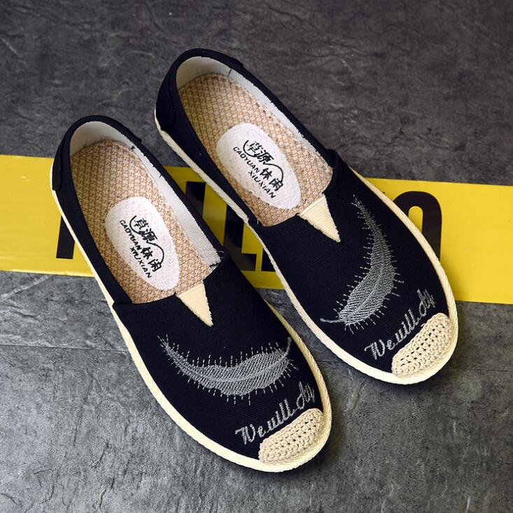 Chinese style autumn old Beijing cloth shoes ladies feather embroidered shoes one foot lazy leisure fisherman shoes: Black / 40