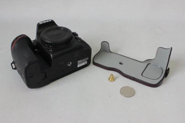 Custodia in pelle Pu versione apertura inferiore Base protettiva per metà corpo per Nikon D7100 D7200 D7500 D3200 D3100 D750 P1000 D810