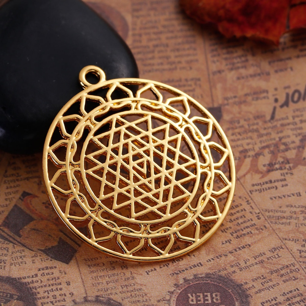 DoreenBeads Zink Legierung Auf Gold Farbe Runde Sri Yantra Meditation Hohl Anhänger DIY Komponenten 44mm x 40mm (1 5/8 "), 3 PCs