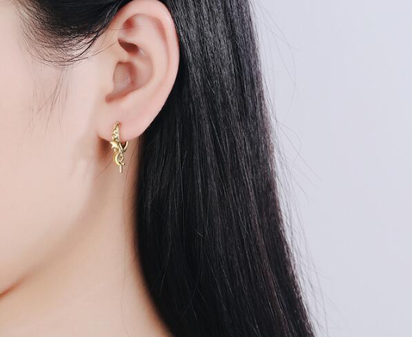 Pendientes sencillos de Plata de Ley 925 para mujer, aretes pequeños con botón de Luna y pequeña estrella, bisutería para hacer una declaración