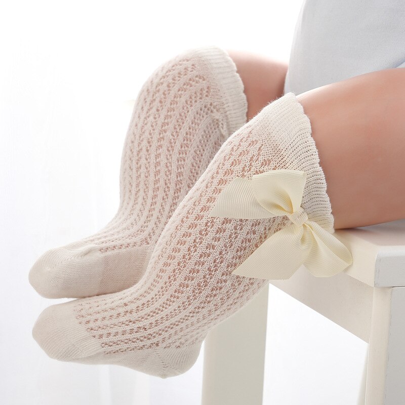 Leuke Peuters Meisjes Jongens 3/4 Knie Hoge Spaanse Stijl Plain Geribbelde Sokken herfst Kniekousen Panty Prinses boog Sokken 5 kleur: Beige / Pasgeboren