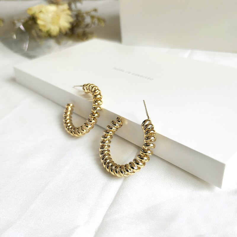 Peri'sBox 3 Designs Twisted Curb Chain Earrings Triple Layer Geometric Earrings for Women Spiral Spring Minimalist Hoop Earrings