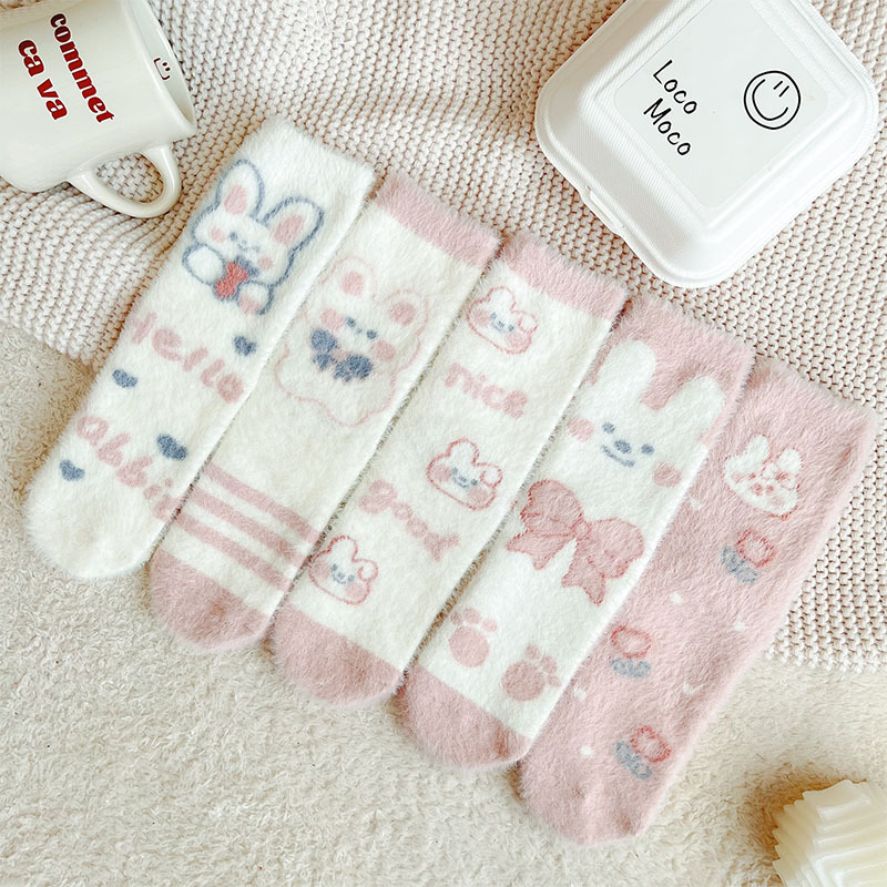 Calcetines de visón de imitación con lazo de conejos rosas dulces, calcetines cálidos de felpa para dormir en casa, calcetines de tubo peludos bonitos de dibujos animados japoneses Ins