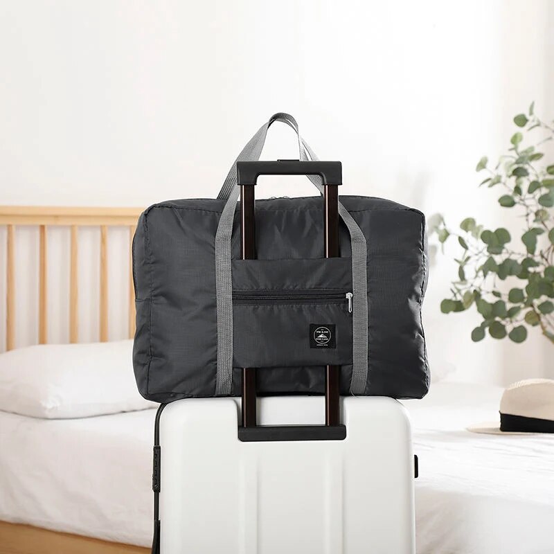 Modieuze opvouwbare reistas: spatwaterdichte handbagage met grote capaciteit voor unisex fitness- en vakantiereizen: Black