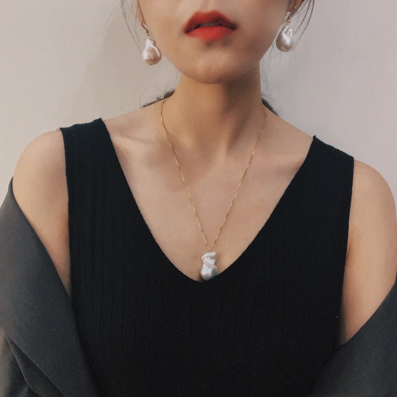 HUANZHI Neue Barock Gold Metall Unregelmäßigen Nachahmung Perlen Kette Halskette Für Frauen Mädchen Partei Schmuck