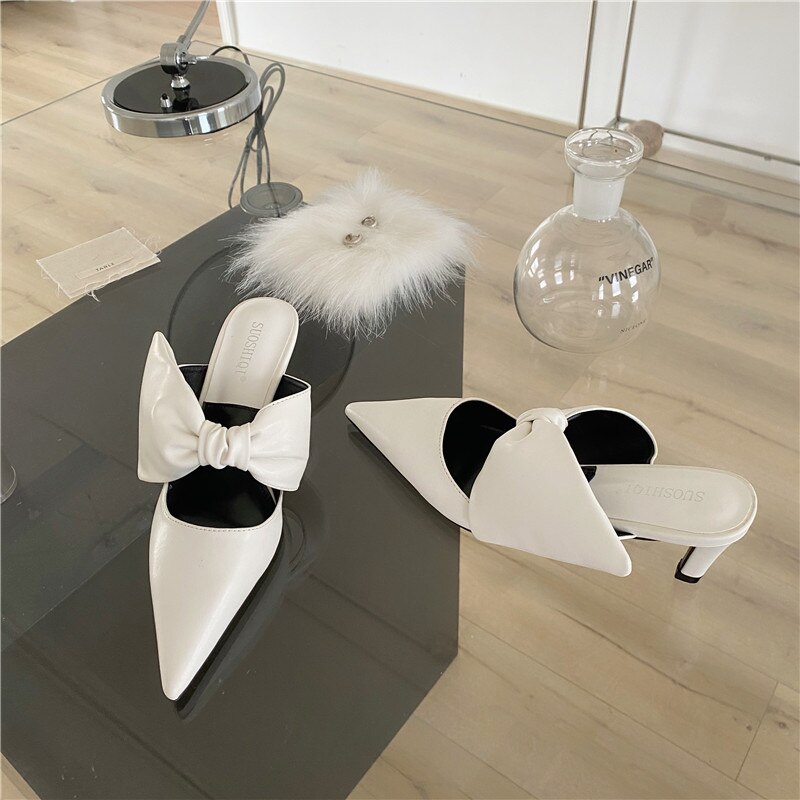Kvinner slides tøfler spiss tå slip on tynne høye hæler tøfler bue muldyr sko slides flip flops pump: Hvit / 7