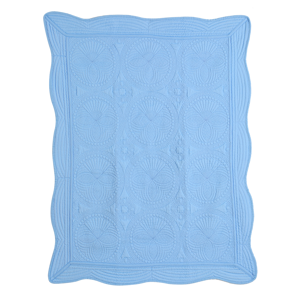 Cotton baby quilt monogrammed embossed patchwork embossed scalloped blanket for children four seasons: Sky blue