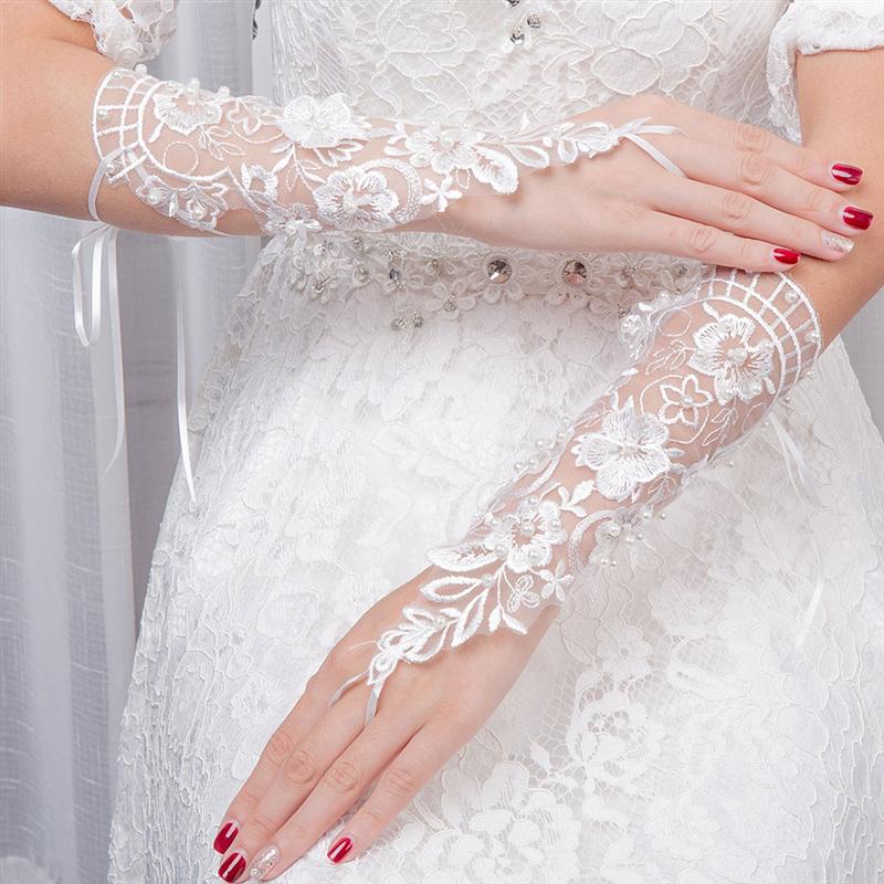 Lace Flower Bride Gloves Hollow Out Women Fingerless Bridal Gloves Short Wedding Glovesfor Women Bride Wedding Accessories