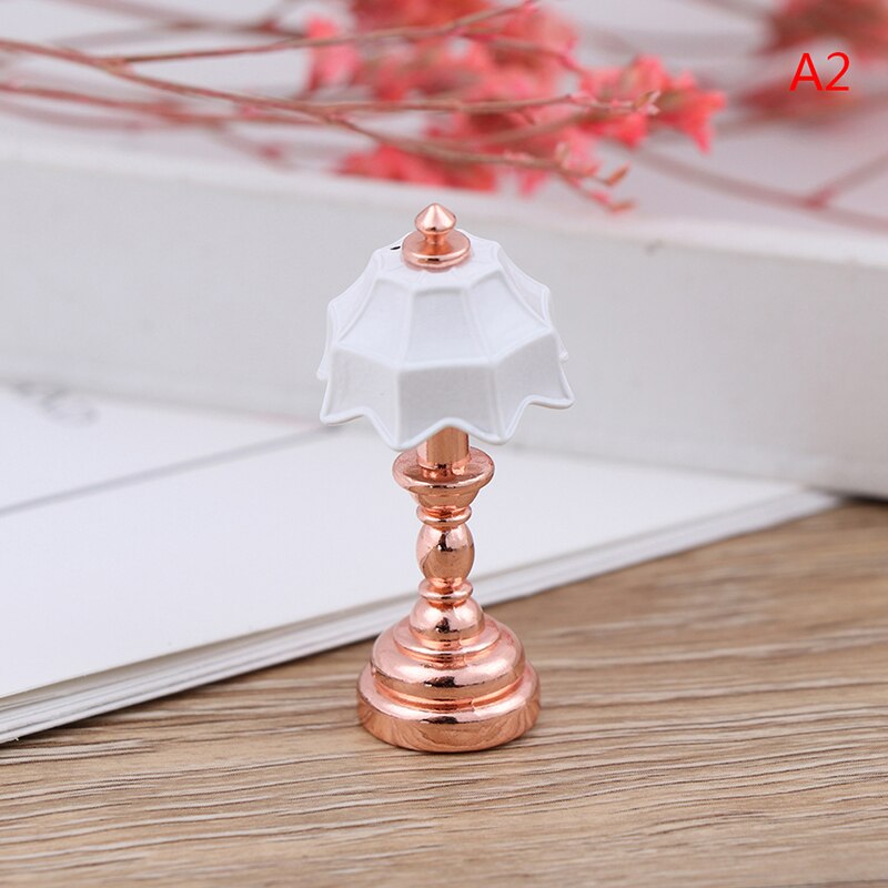 Lamp Miniatures Dollhouse Toy Miniature 1:12 Table Lamp Doll House 1/12 Scale Miniatures Accessories Mini Multi Styles: 2