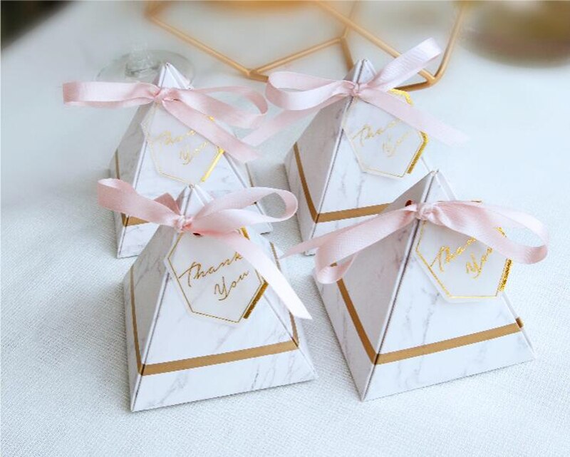 50pcs/100pcs Pyramid Style Candy Box Chocolate Box Wedding Favors Boxes With THANKS Card & Ribbon Party Supplies